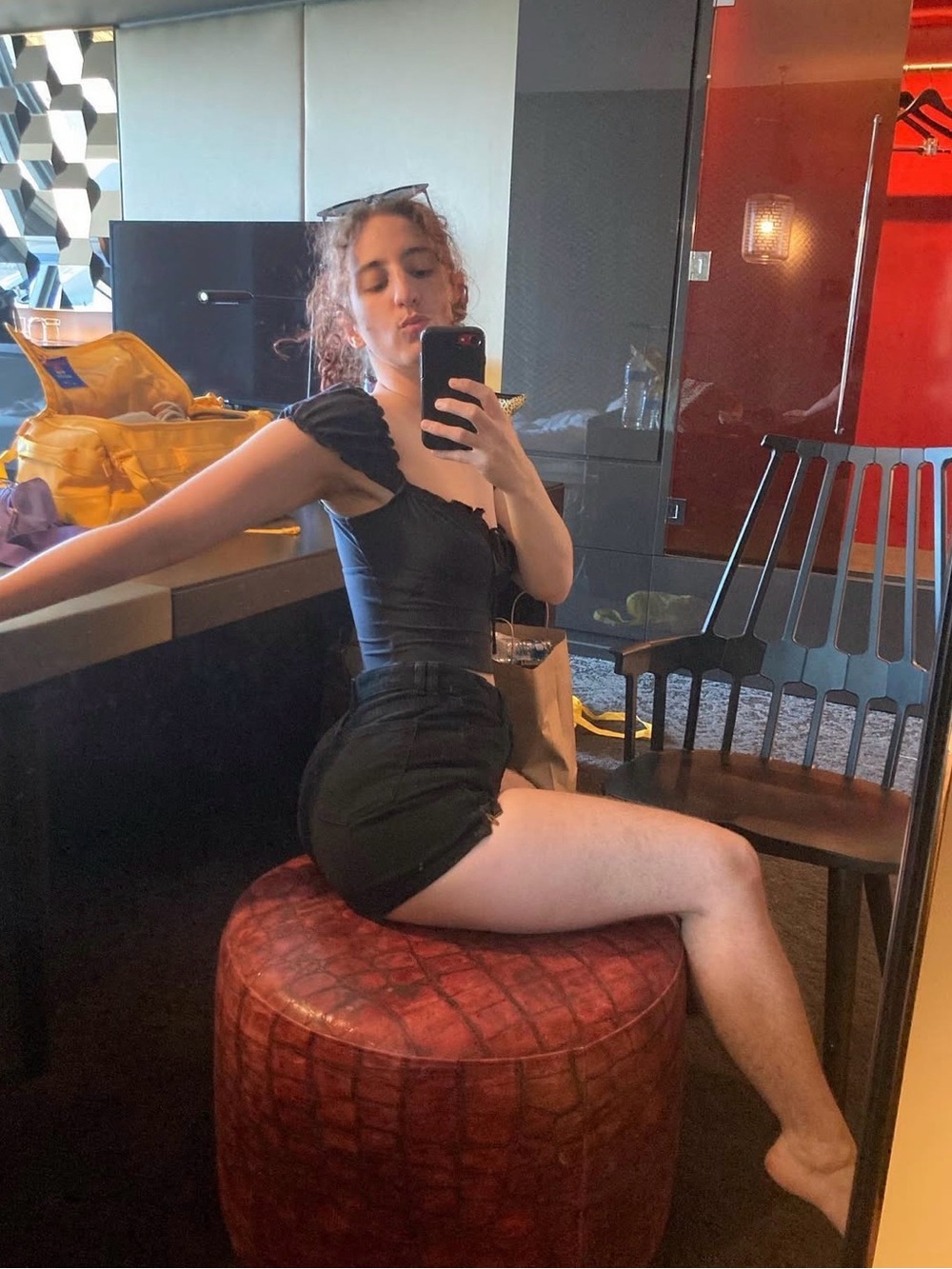 Urban Outfitters Black Tie-Front Puff Sleeve Crop Top - Picture 6 of 10